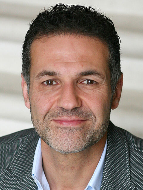 1000 сияющих солнц · Краткое содержание романа Х. Хоссейни